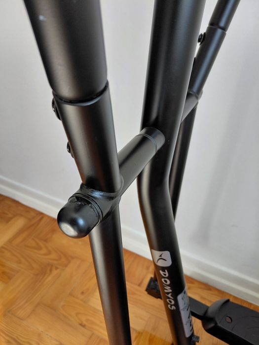 Elíptica Domyos. Pouco uso.