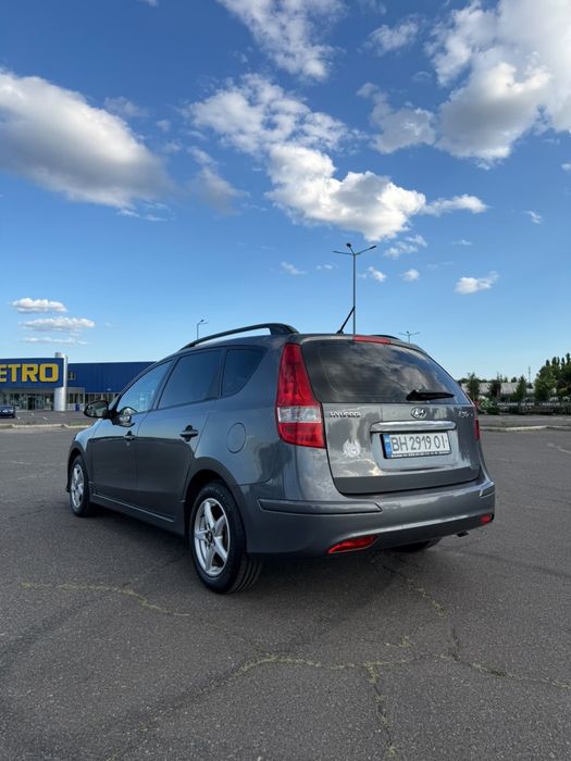 Продам автомобіль Hyundai i30CW