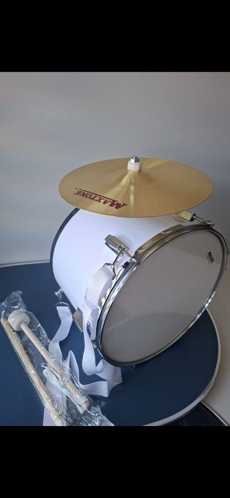 Барабан  - білий,  тарілка , PAISTE -  що звучить.