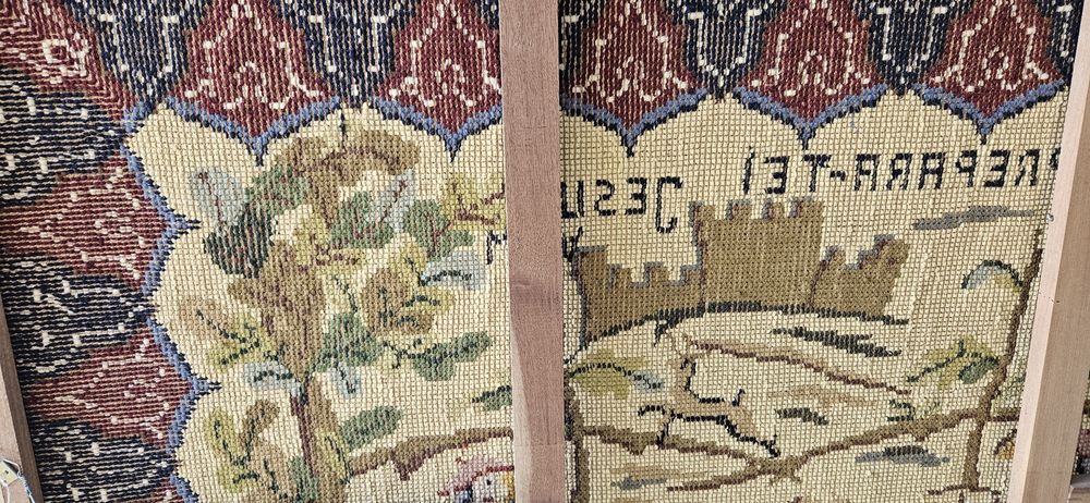Quadro em Ponto de Arraiolos bordado à mão