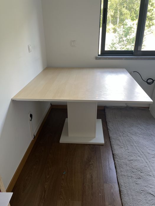 Mesa de sala/escritorio quadrada
