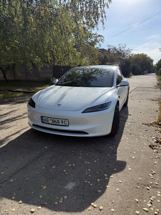 Tesla 3 Highlander