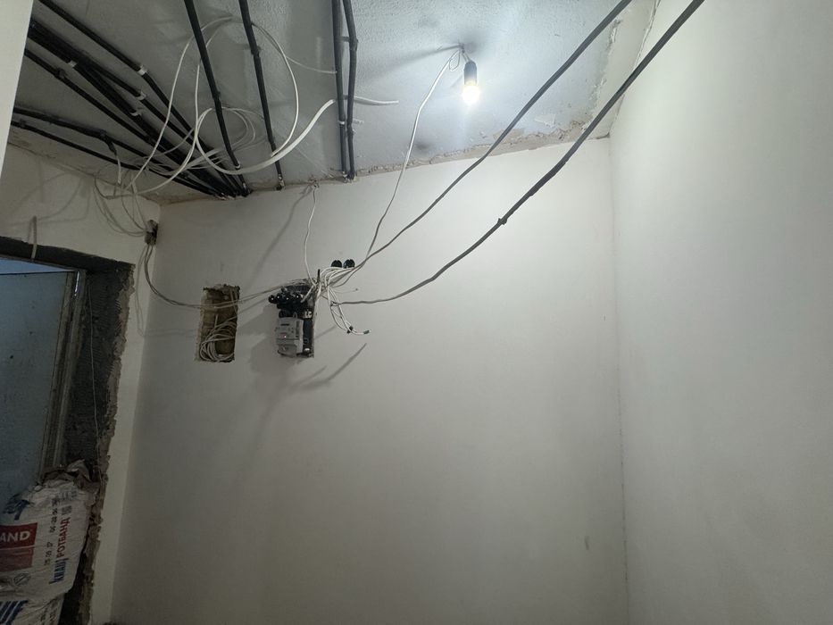 Продаю 1 квартиру на Космонавтов ( ост Расвет)и1