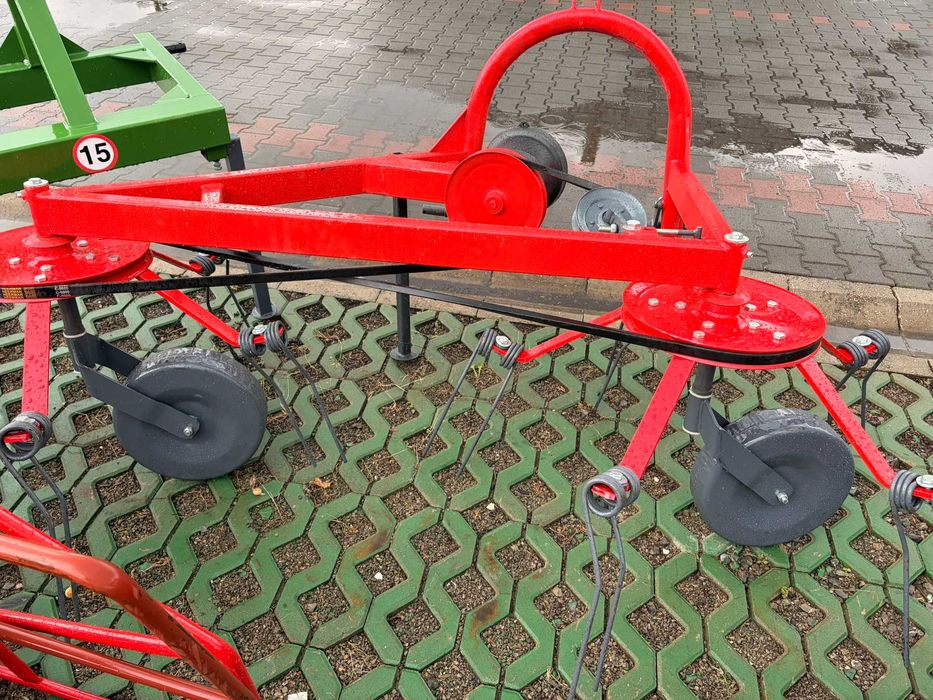 Ogrodowy zgrabiacz do siana karuzela karuzelowy 2,7m