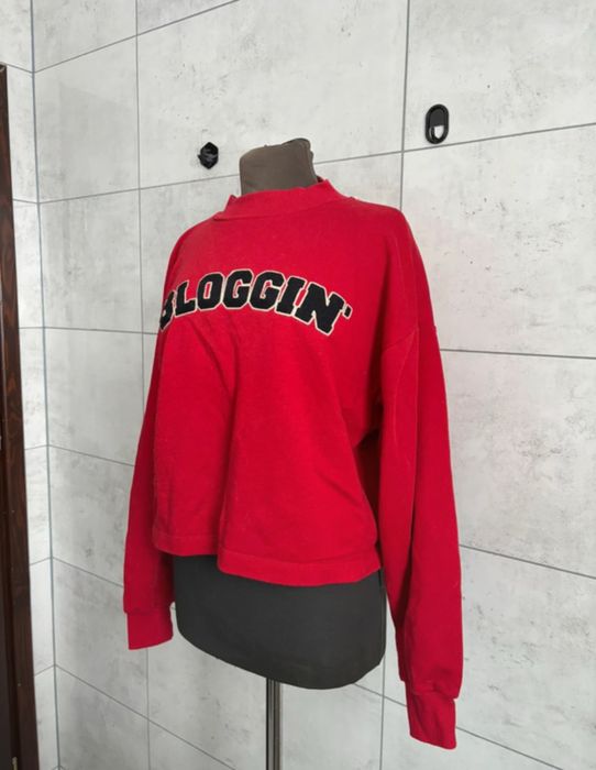 Krótka bluza z napisem bloggin’