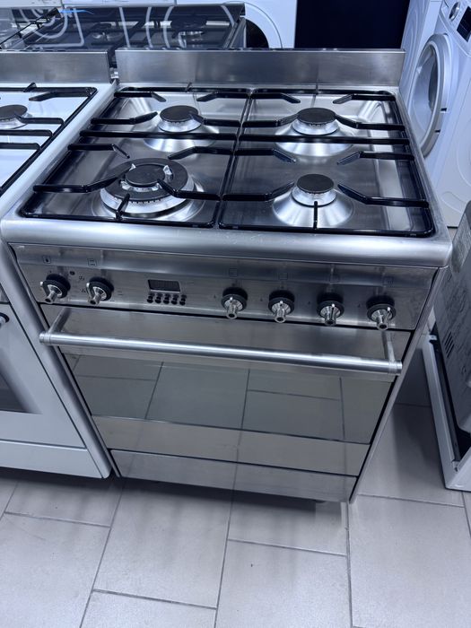 Плита Smeg 60см газова з електро духовкою б/у