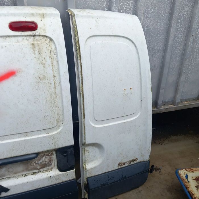 Conjunto 2 portas renault kangoo ano 2005