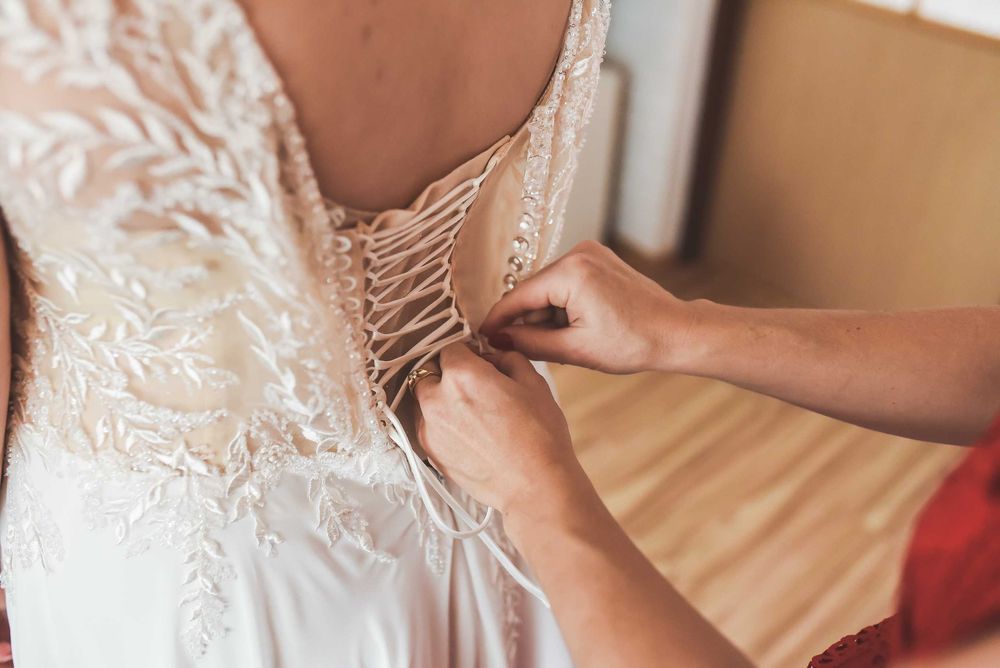 Suknia slubna ciążowa