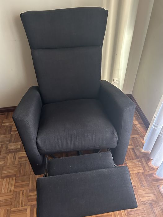 Poltrona preta extensivel