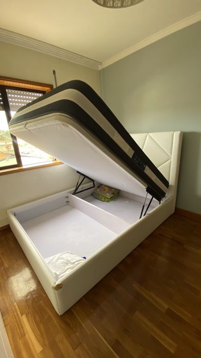 Cama casal e colchao