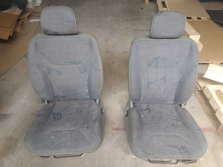 Fotele przód Renault Trafic II