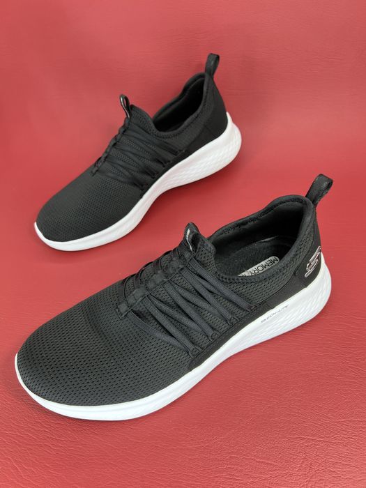 Кросівки жіночі 40р. Skechers