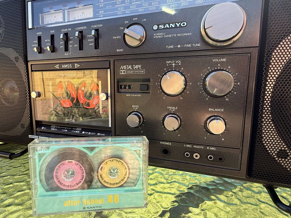 Продам магнитолу Sanyo M 9998LU