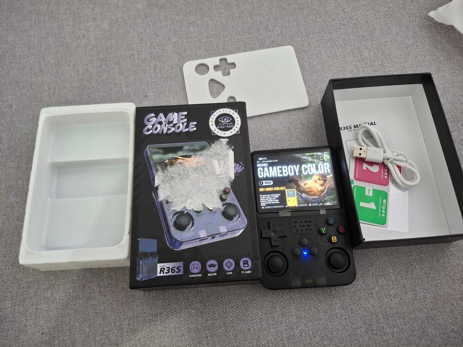 Consola R36S Como Nova