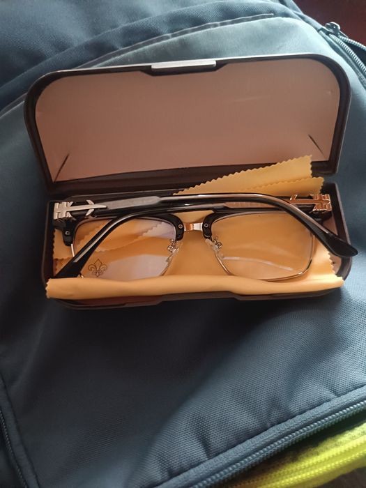 Chrome heart high quality glass