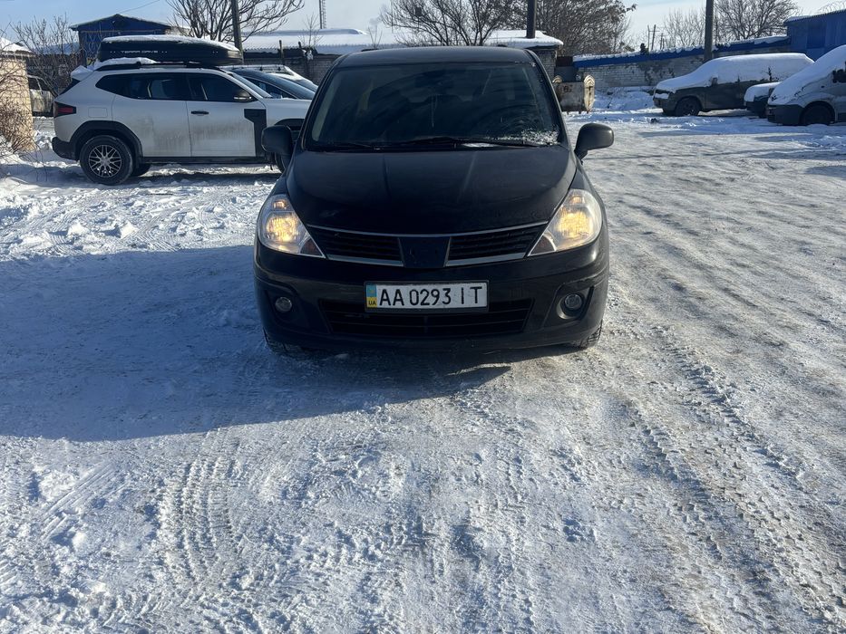 Nissan TIIDA 1.6 AT