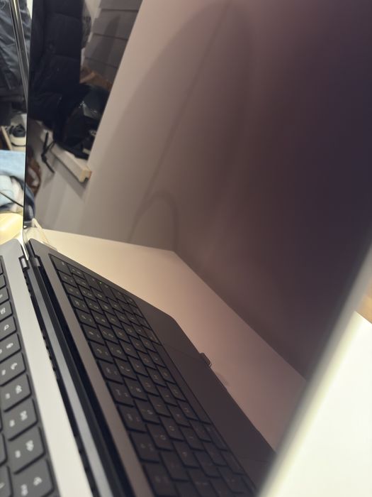 Macbook Pro 14” M1 Pro 16gb 1TB SSD (CPU 10 cores/GPU 14 cores)