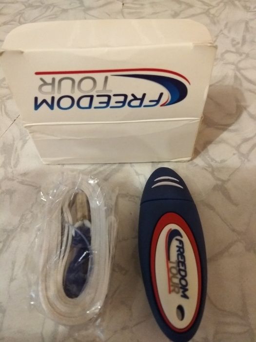 Флешка    4     GB