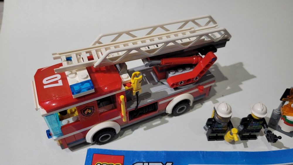 Klocki lego City 60107 Wóz strażacki.