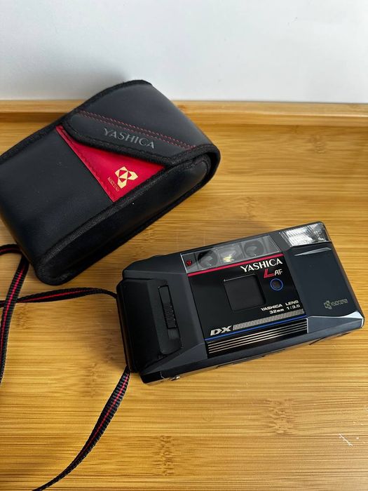 Yashica L AF Date вінтажна японська камера