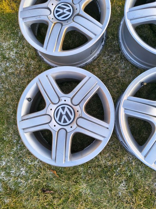 Felgi 15 VW Polo Beetle Fox golf 5x100