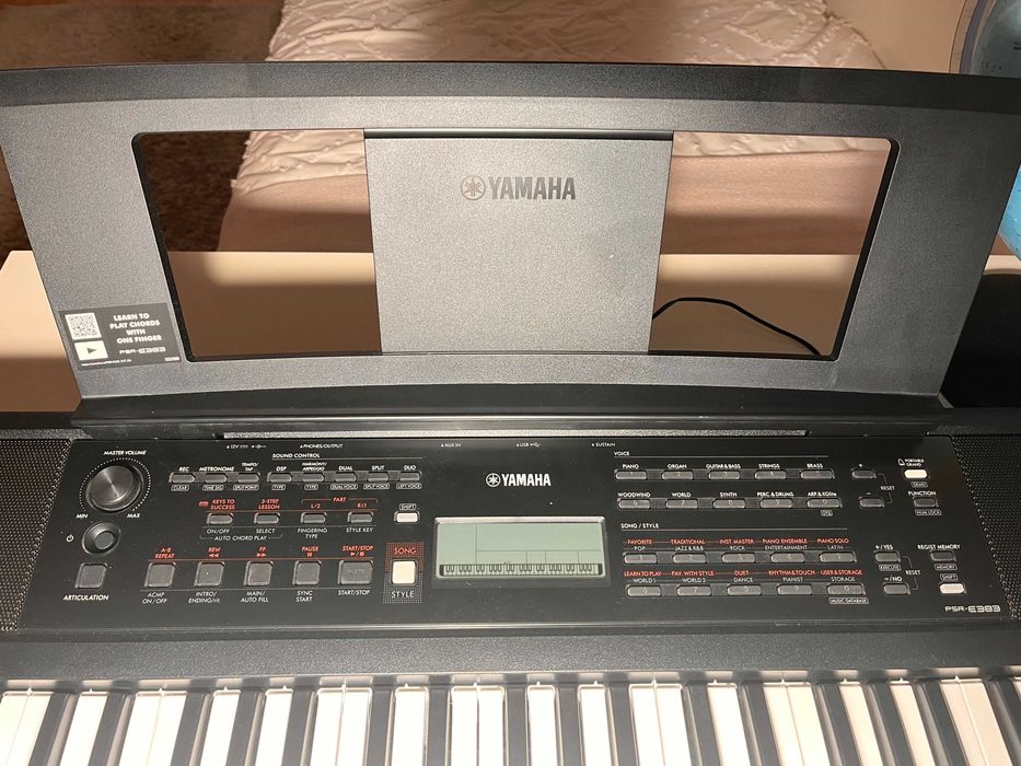 Órgão Yamaha - Modelo PSR E383
