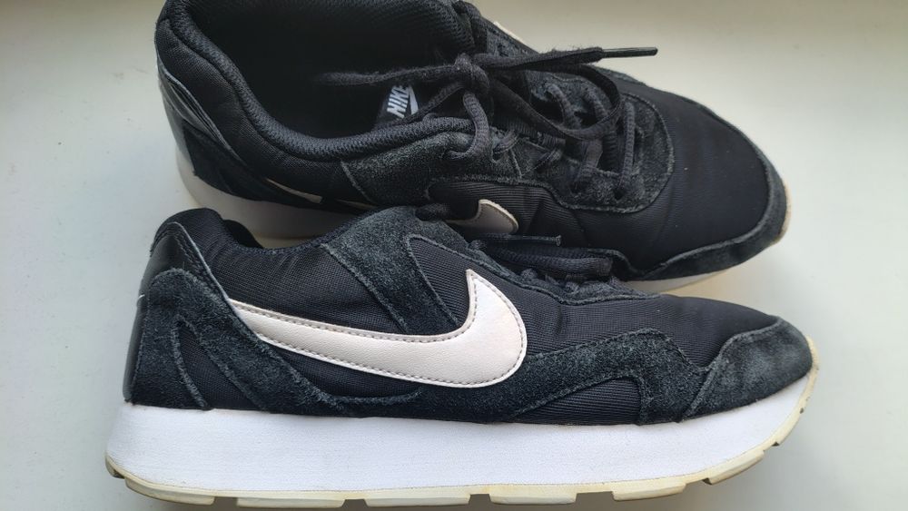 Кросівки Nike в гарному стані