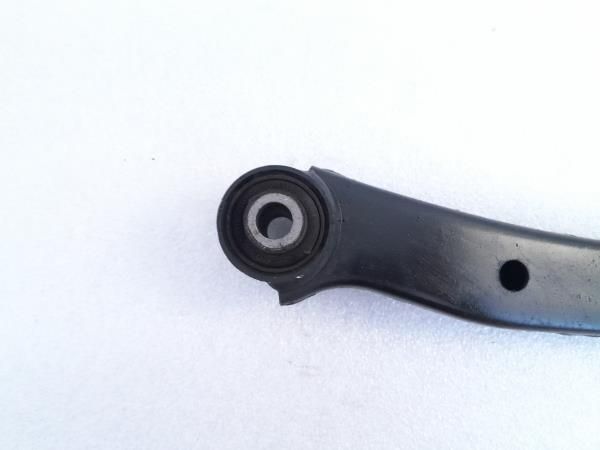 Braço de suspensão trás esquerdo KIA Ceed (ED)