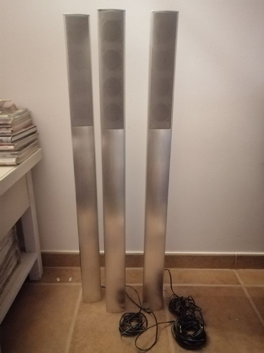 Colunas de som altas