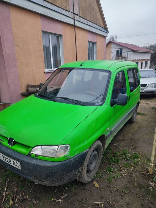 Продам автомобіль Peugeot Partner