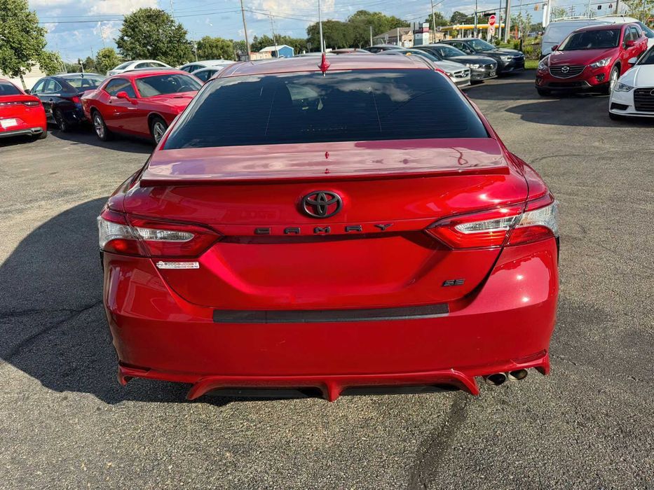 Toyota Camry      2020