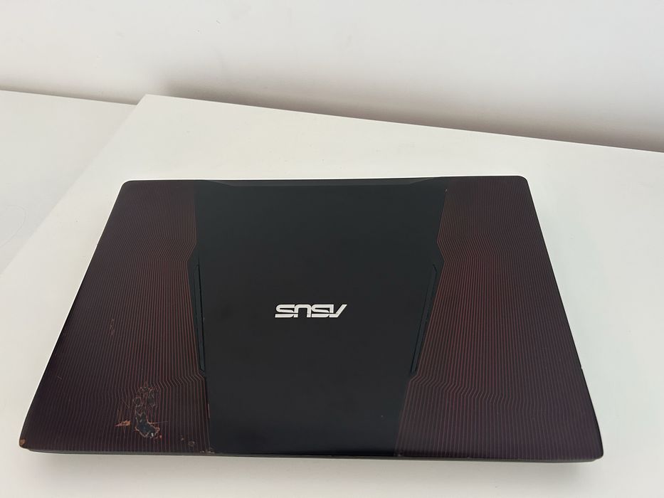 Asus ROG Strix GL553VE - Intel Core i7 HQ - GeForce GTX 1050 Ti -16 GB RAM -NVMe 256GB + 1TB