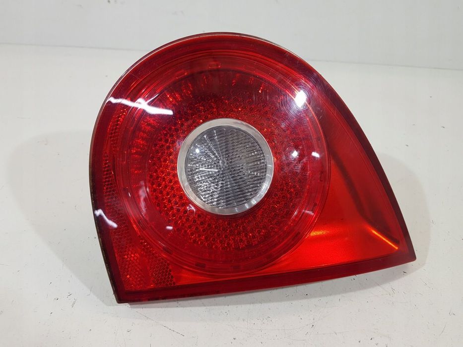 LAMPA PRAWY TYŁ VW GOLF V W KLAPĘ 1K6945094E