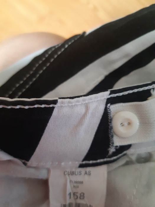 Krótkie spodenki Cubus