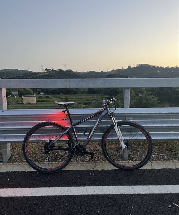 Bicicleta QUER Peak (todo o terreno)