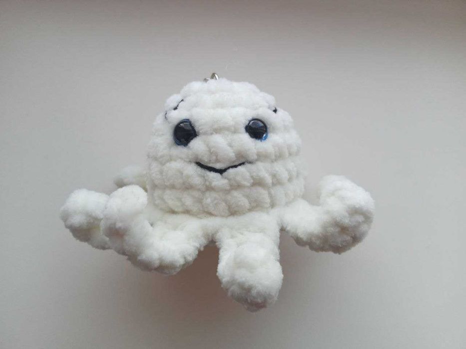 Брелок з плюшевої пряжі восьминіжка