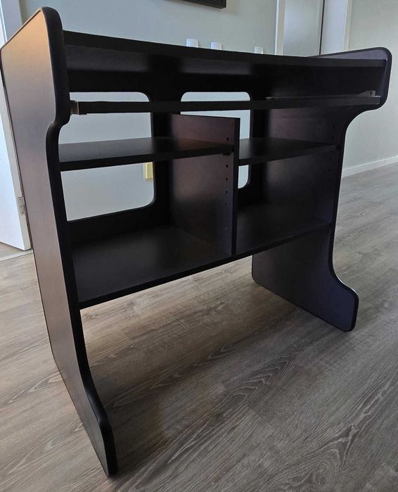 Secretária muito prática!