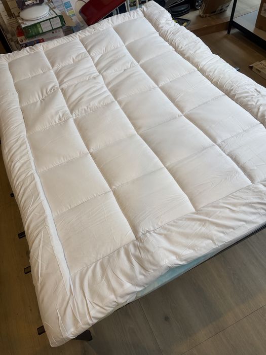 Zinus nakładka na materac topper z ochraniaczem 140x190x10cm Memory