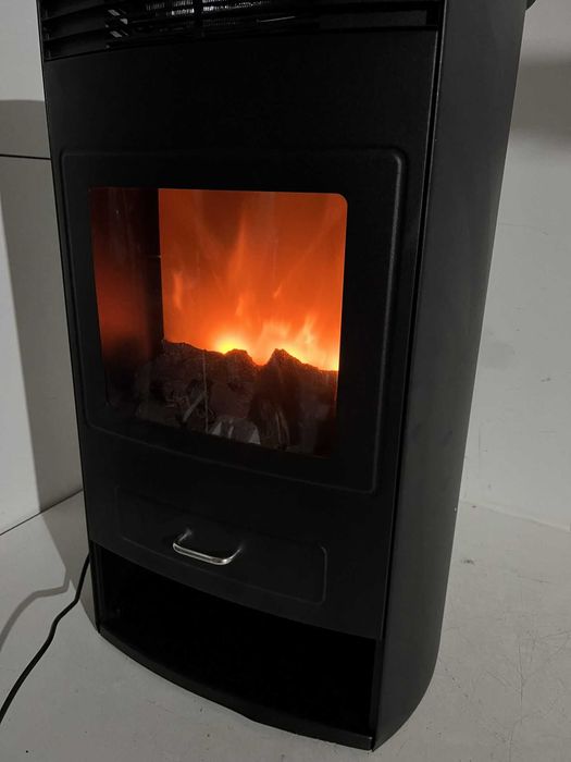 Электрический камин Klarstein Bormio.Пульт.1900 Вт.Красиво горит