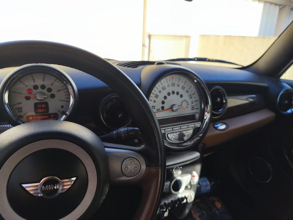 Mini Cooper May fair 50 anos mini