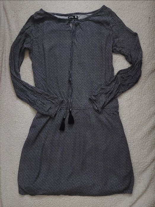 Sinsay lekka sukienka r. M z dlugim rekawem