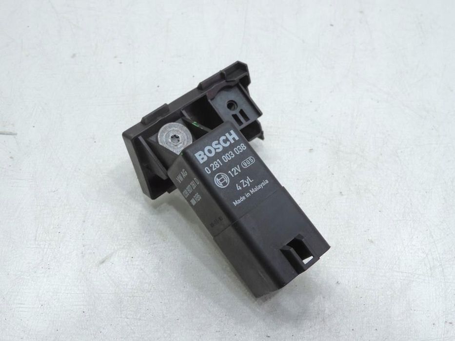 PRZEKAŹNIK ŚWIEC AUDI A3 8P 1.6 TDI 038907281D