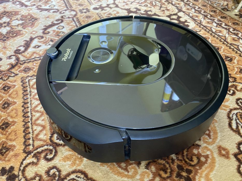 iRobot Roomba i7