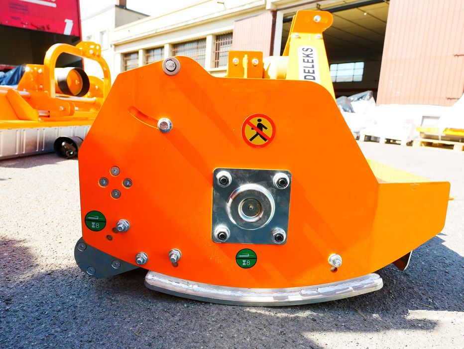 Triturador Martelos 1.4m  LEOPARD-140 - Trator 30-70cv - Capô Abrível