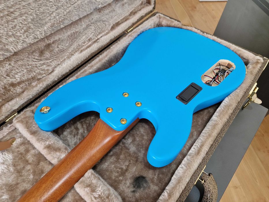 Baixo Precision Bass EarOn - luthier Iaron Barbosa - feito a mão