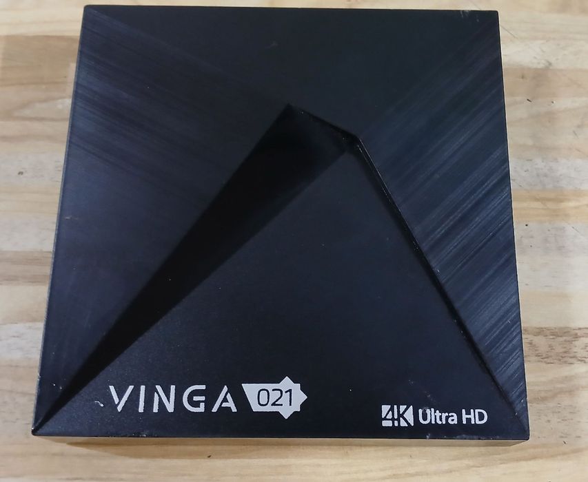 Смарт медиаплеер Vinga -021-82