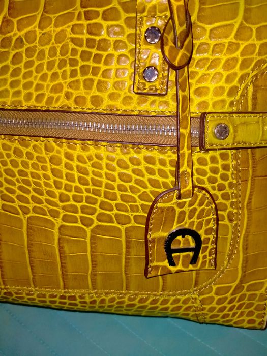 Torebka Aigner skóra