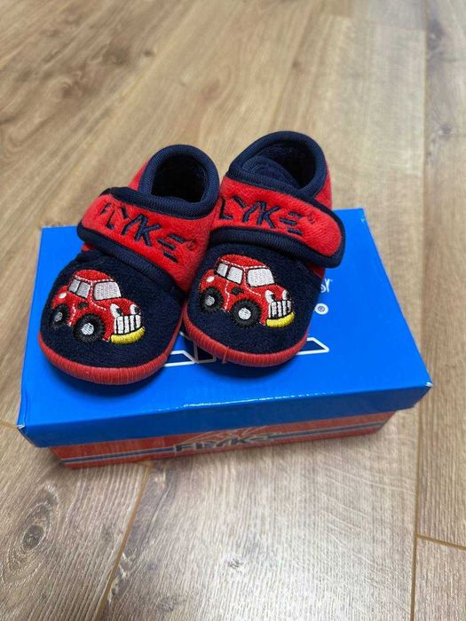 Взуття Flyke, розмір 19