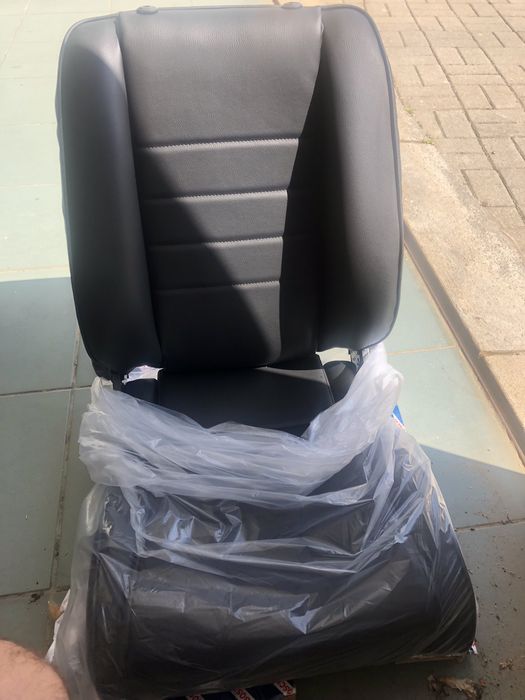 Par de Bancos Cobra Stuttgart reclinaveis novos  + calhas cobra premiu