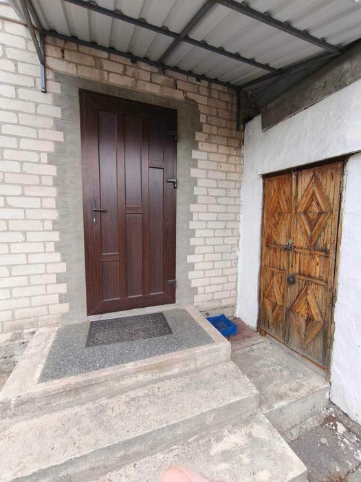 Продам будинок зі зручностями,меблями,технікою,ділянкою 12 соток,торг